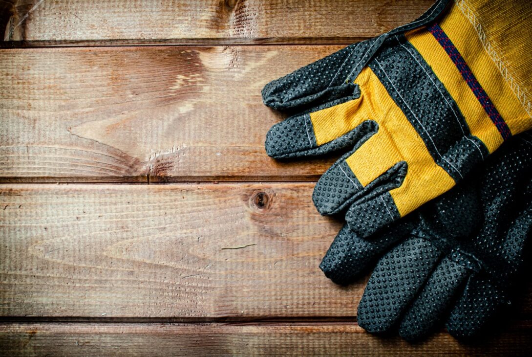 rękawiczki ochronne na budowie